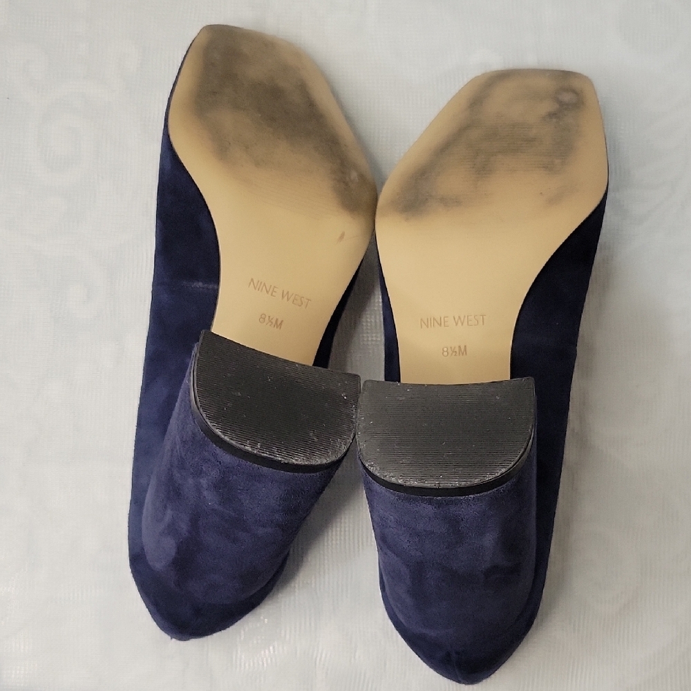 Nine West Navy Blue Suede Block Heels LIKE NEW Size 8.5 - Picture 10 of 11